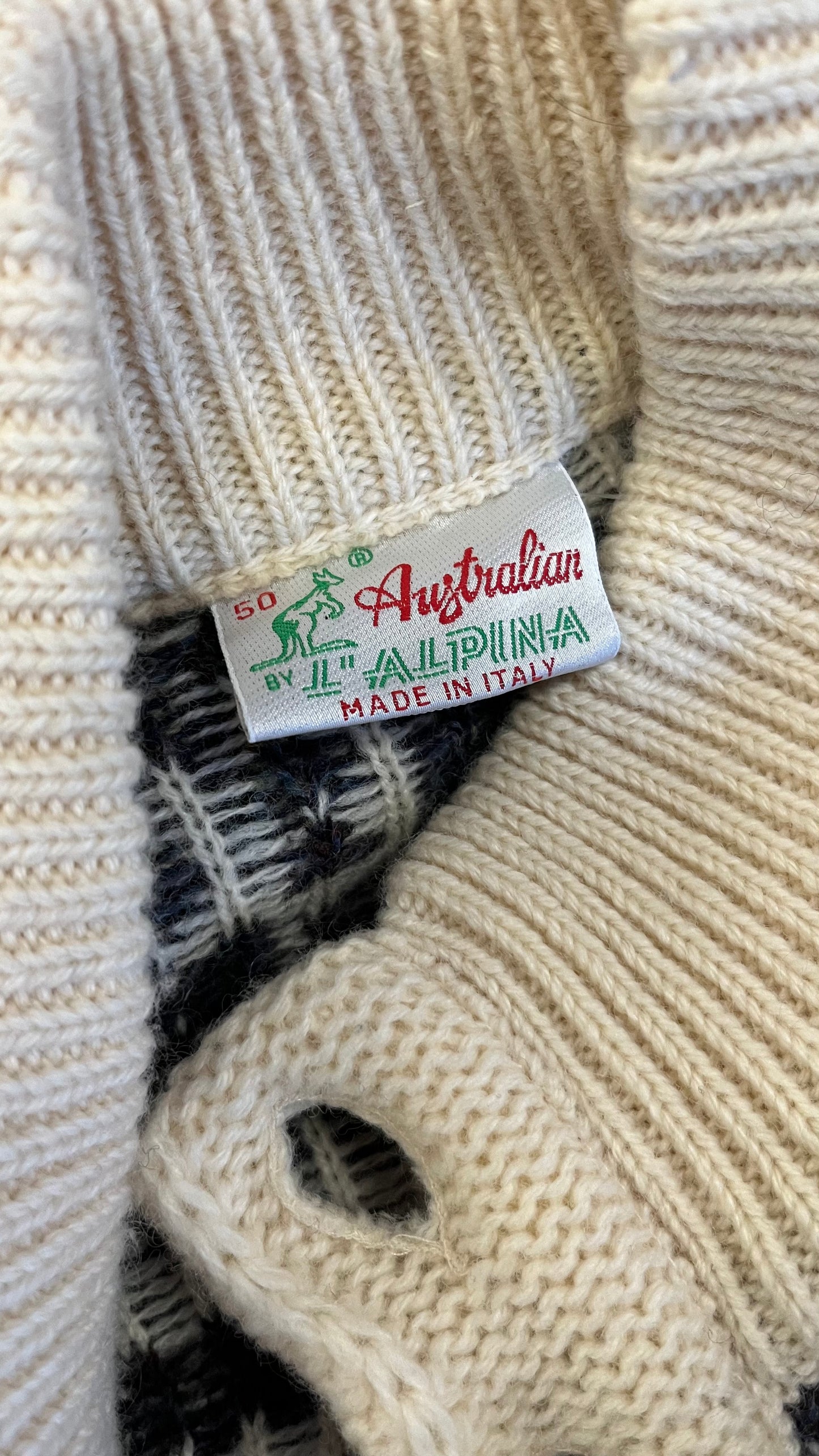 Cardigan Australian vintage