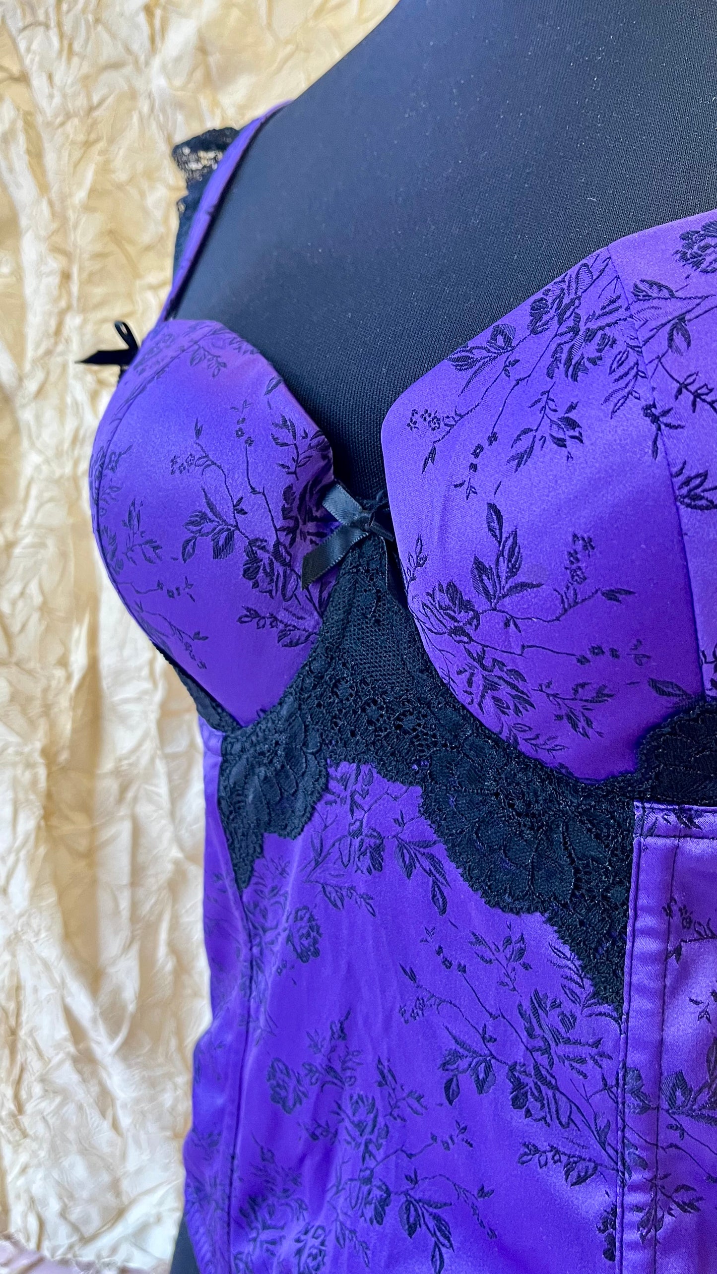 Corsetto con pizzo