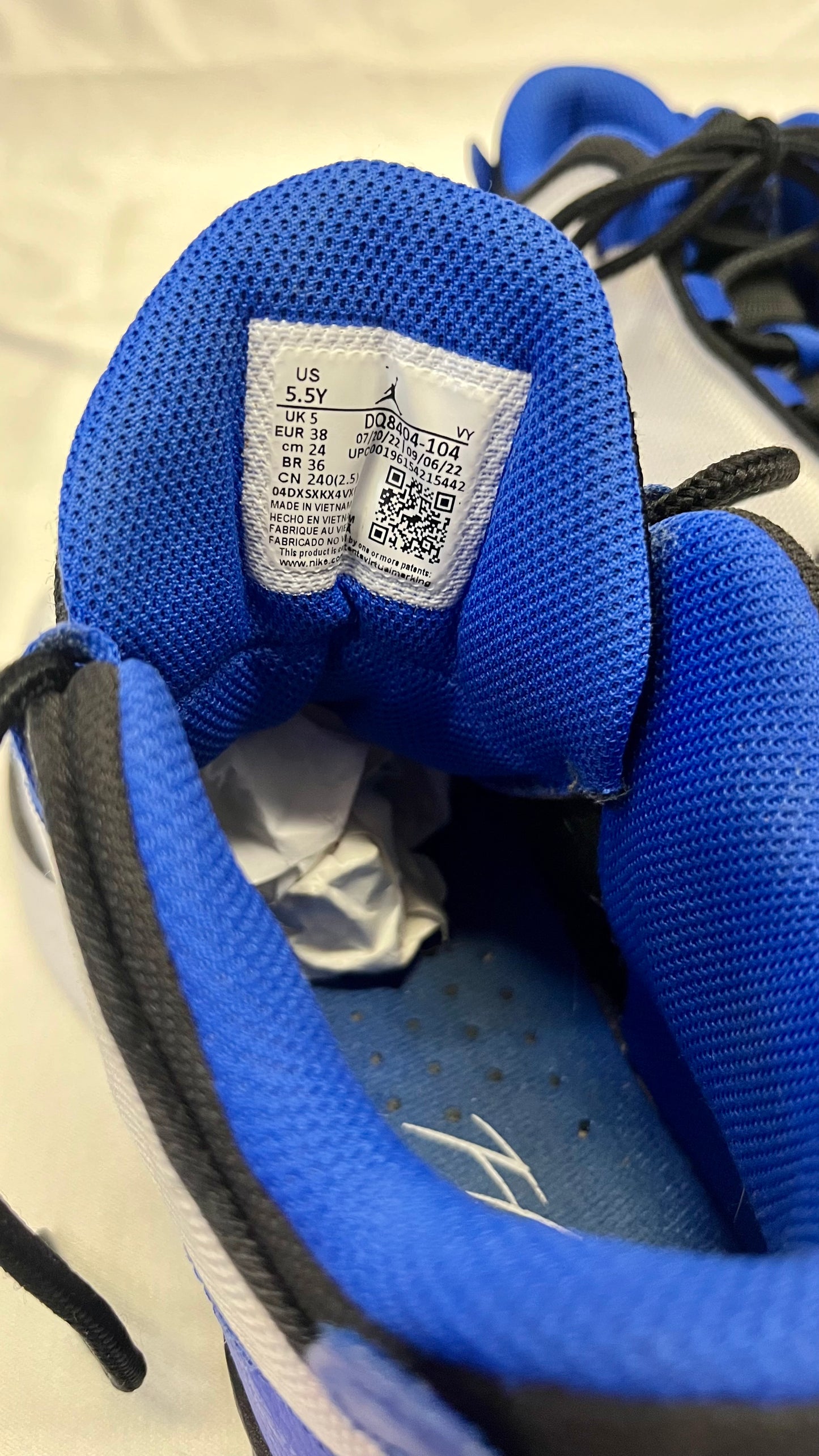 Nike Air Jordan Max Aura 4