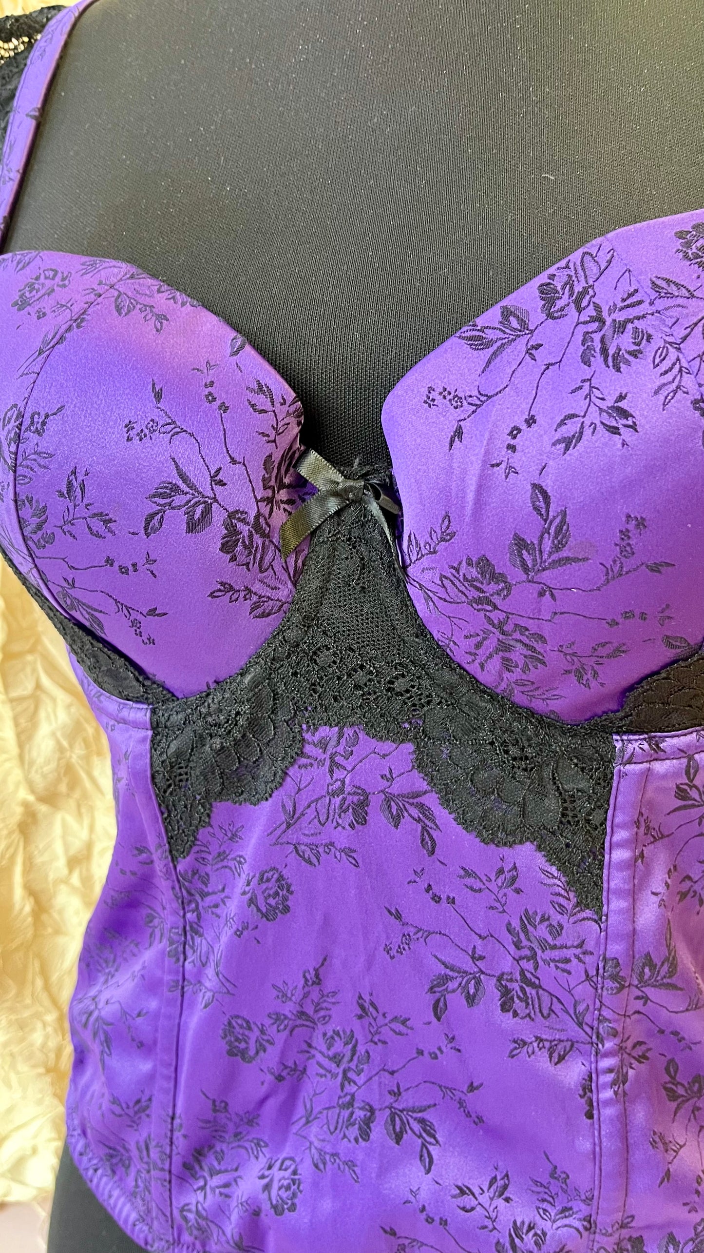 Corsetto con pizzo