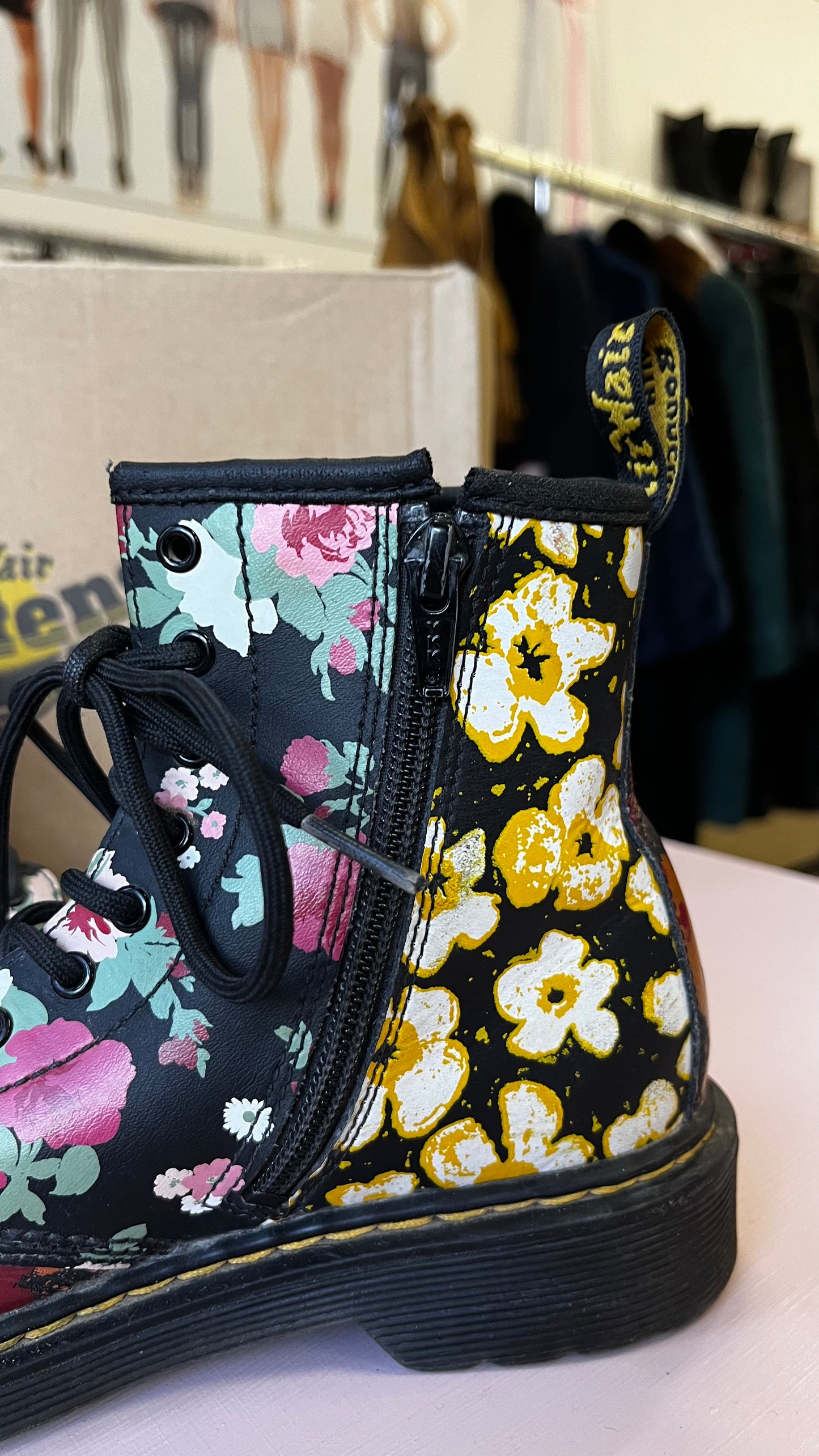 Dr. Martens fiorate