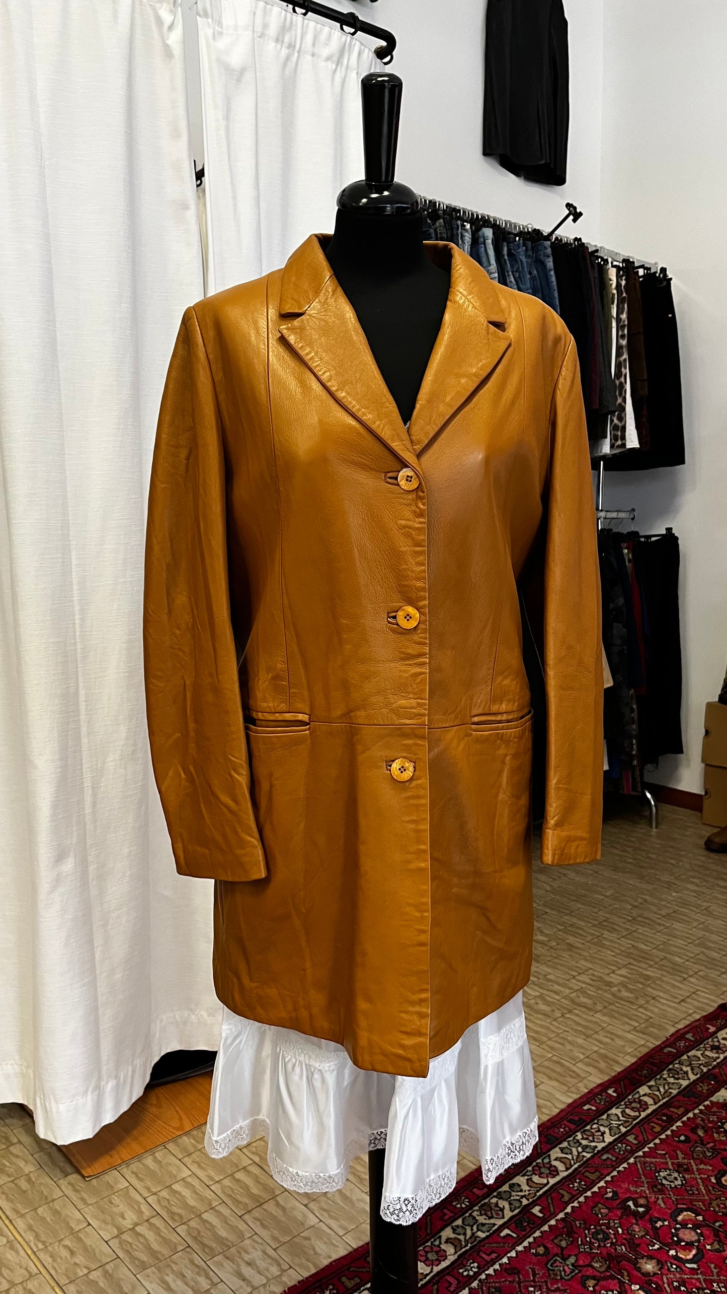 Trench in pelle